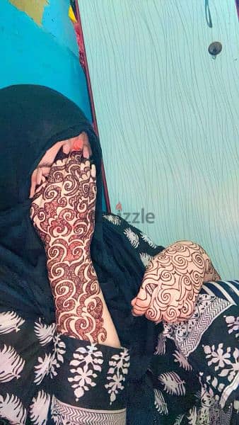henna artist 3