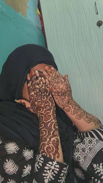 henna artist 4