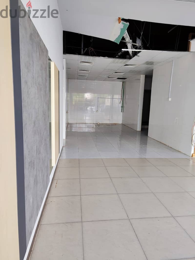IDEAL shop showroom or ready fitted resto For rent in QURUM 9
