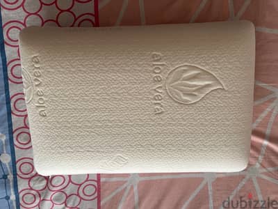 BRAND NEW PREMIUM MEMORY FOAM PILLOW