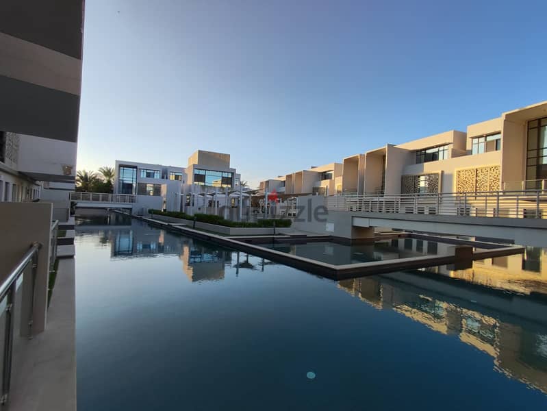 Hot new year deal, Lagoon villa in Al zein complex sur al Hadid direct 10