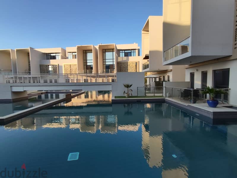 Hot new year deal, Lagoon villa in Al zein complex sur al Hadid direct 13