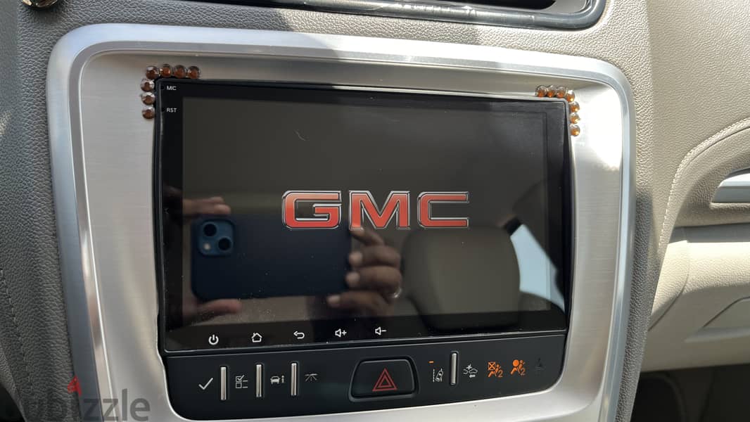 GMC Acadia 2016 SLT Excellent Condition and Owned by Expatriates 6