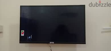 32" LED TV. . Hardly used 5 month. . Screen broken. Can be repaired. . 0