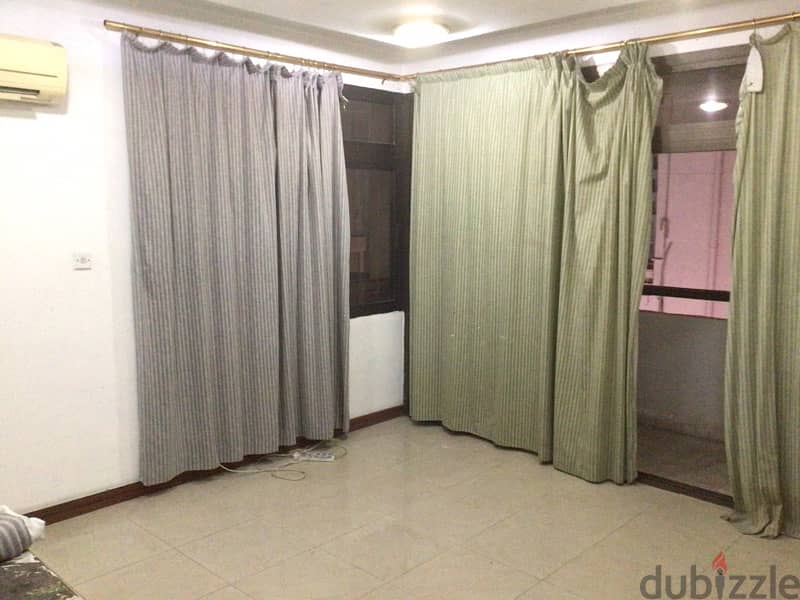 Commercial 2bhk flat for rent in Ruwi near ok centre 4