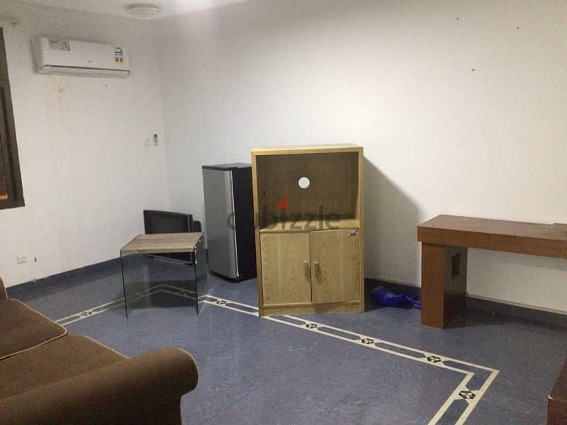 1 bhk commercial flat for rent including water electricity in Ruwi 2