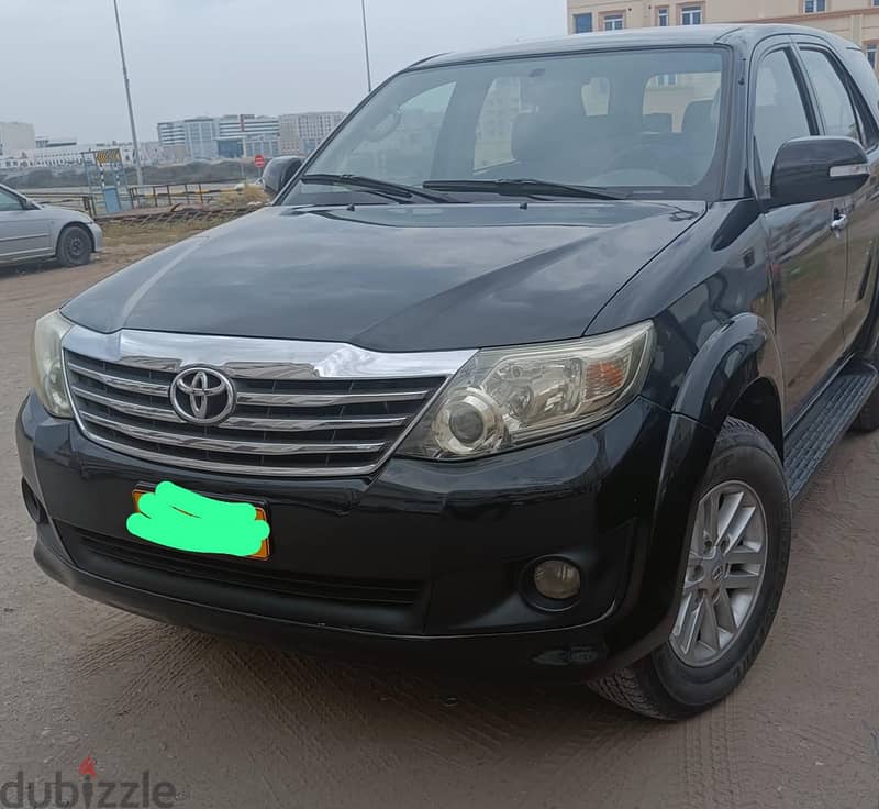 used Toyota Fortuner Black color, Single expat driven only 6