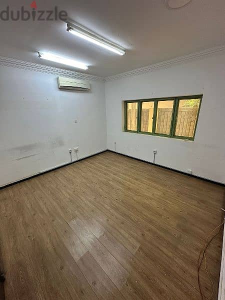 Apartment in a great location in Qurum, including electricity and wate 13