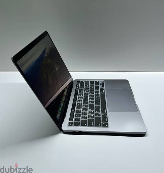 Apple Macbook pro A1989 2019, intel core i5, 16gb Ram, 512gb ssd 5