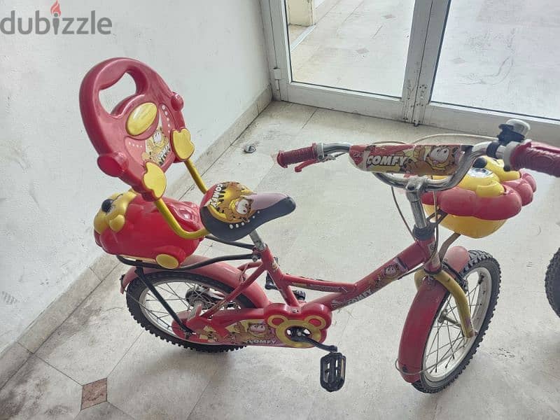 Cycle in good condition for girl of age from 3 to 8 years can ride it. 1