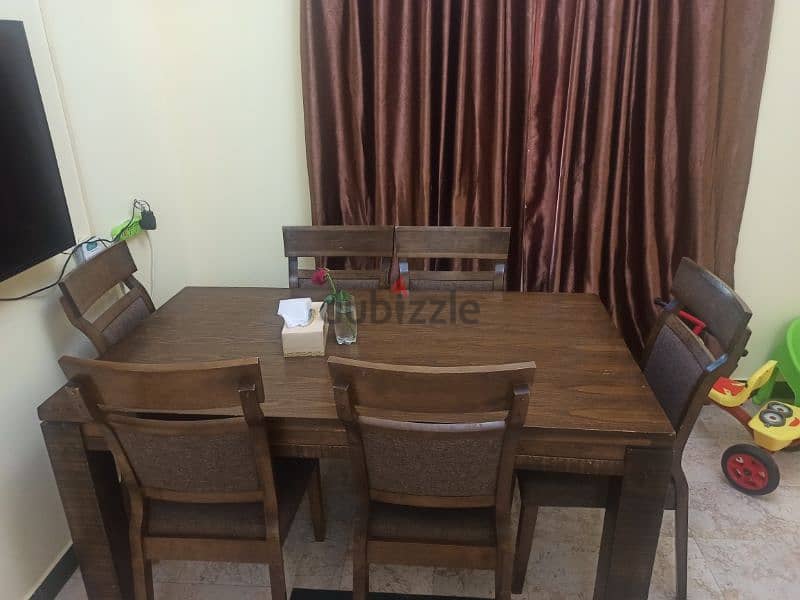 dining table with 6chairs 1