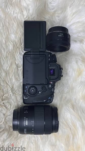 Clean Canon 90D camera+ 2 lenses + 2 lightning stands+ 1 camera stand 5