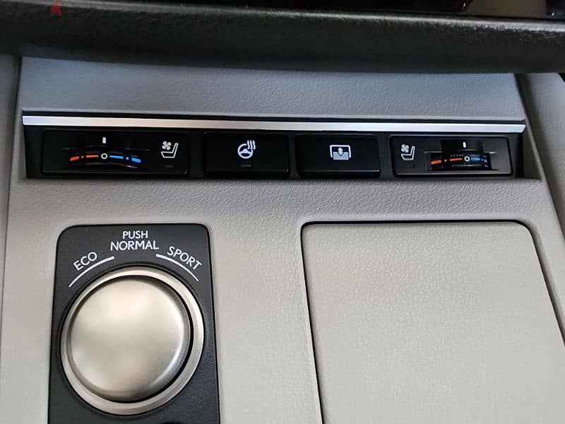 Lexus ES 2017 Panorama (Full Options) 14