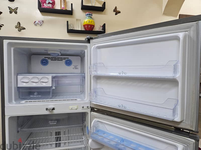 Refrigerator for urgent sale in Nizwa 4