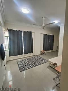 room for rent in flat apartment nex to avenues mall