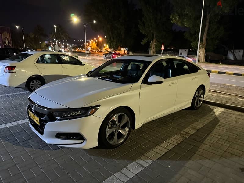 Honda Accord 2018 entire service history (expat owned) 1
