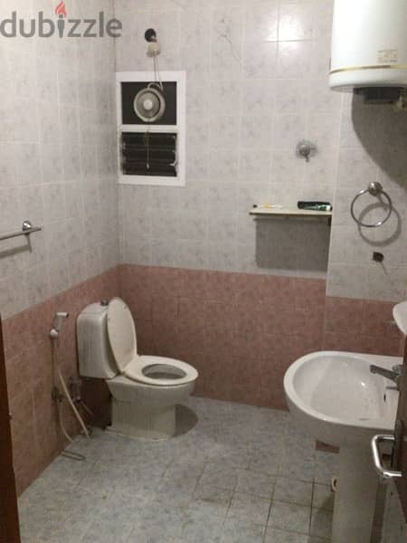 1 bhk flat for rent near German embassy ruwi 2 toilet Hamriya roundabt 3