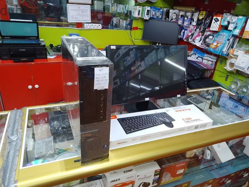 Dell core i3. Ram 8gb. HDD 500gb. LCD 19"+keyboard+mouse 3