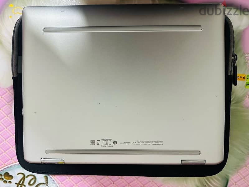 HP CHROMEBOOK TOUCHSCREEN WITH 360 DEGREE ROTATABLE LIKE NEW 6