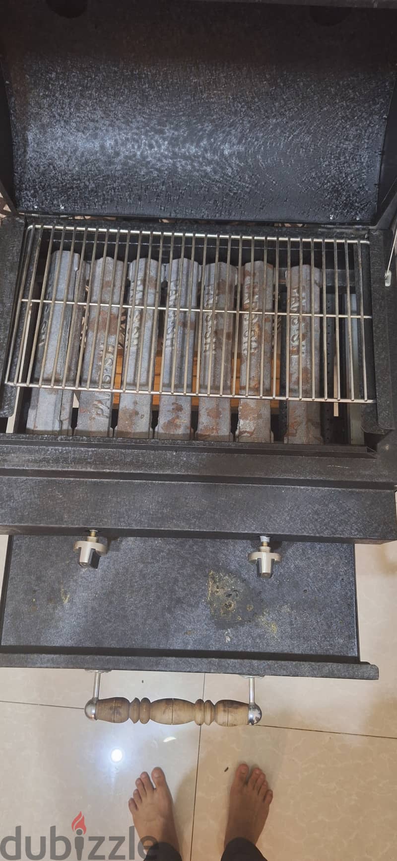 2 burner gas barbecue grill . . plz contact call / WhatsApp 92244820 7