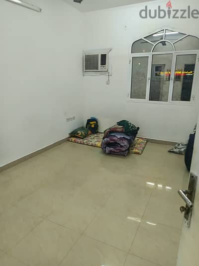 Bed space available in gobrah near Noor market