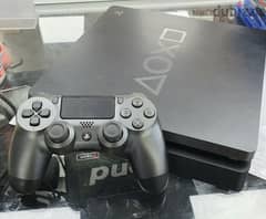 Playstation 4 with controller and GTA 5

79784802