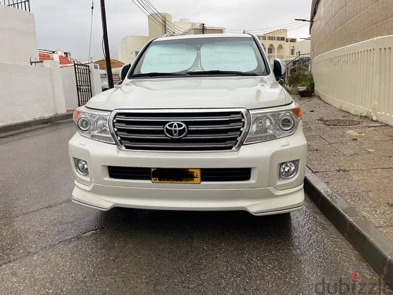 Land Cruiser. 2015. GXR V8. Expat driven. No accident. Clean Oman car 2