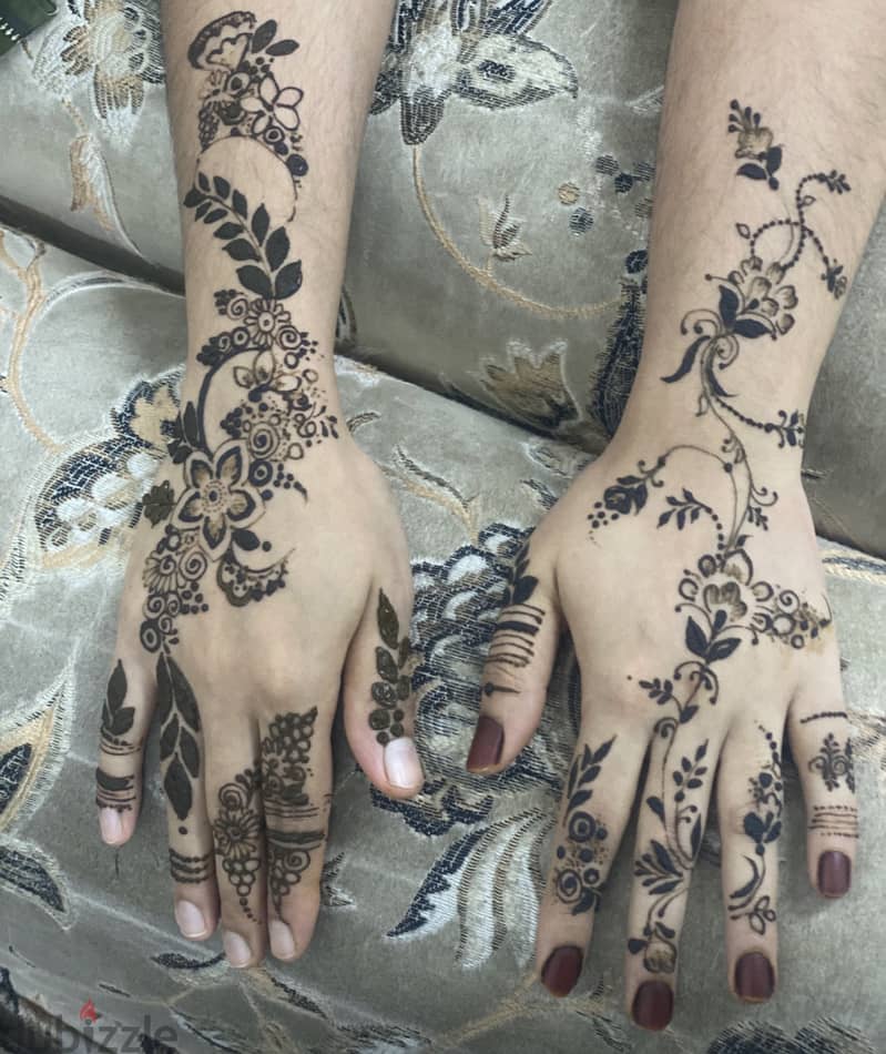 Henna Artist 2