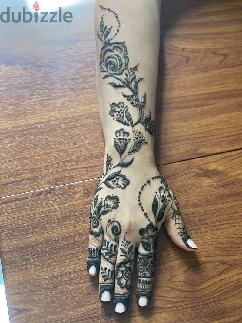 Henna Artist 6