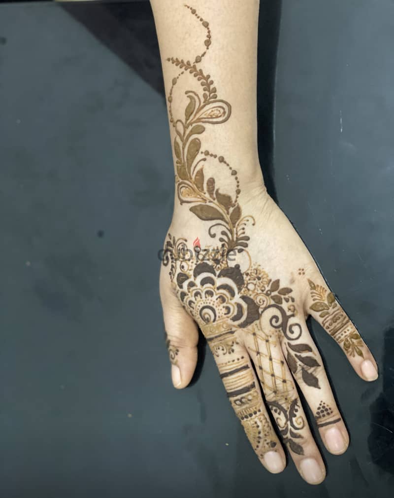 Henna Artist 8