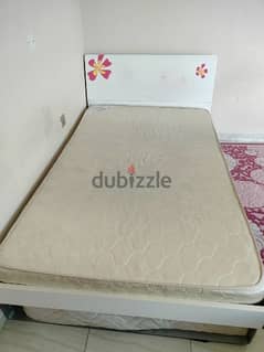 Single bed (Queen size) 0