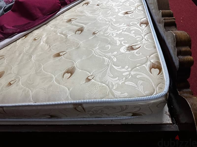 Bed set king size with medicated  mattress 2