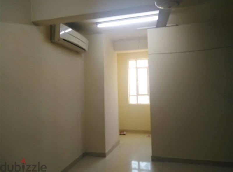 2bhk for commercial Ruwi Mbd area Ro 150 8