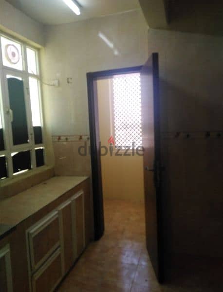 2bhk for commercial Ruwi Mbd area Ro 150 11