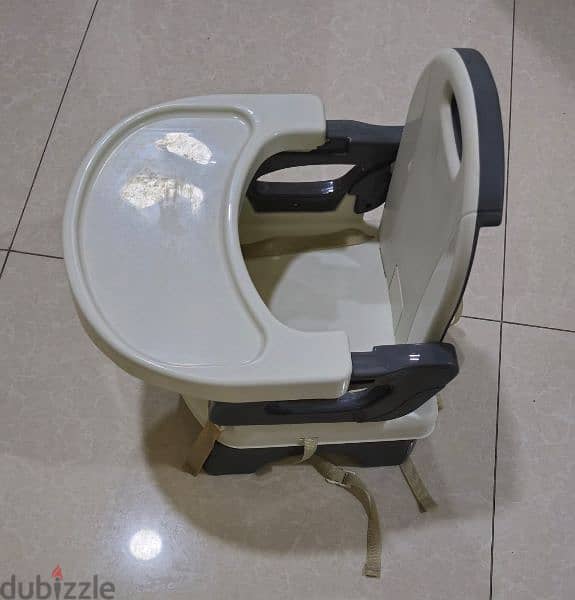 Kids dinning chair attachable type. 3