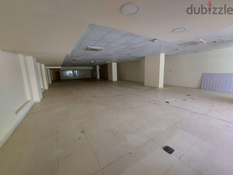 220 sqm Ground Floor Showroom in Al Khuwair For Rent MPC03-1 2
