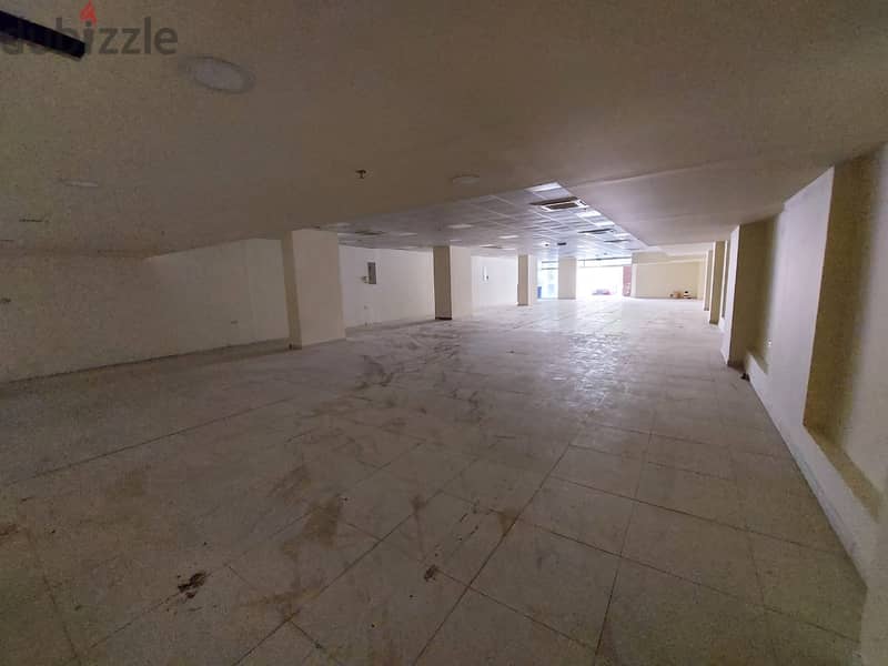 120 sqm Ground Floor Showroom in Al Khuwair For Rent 3