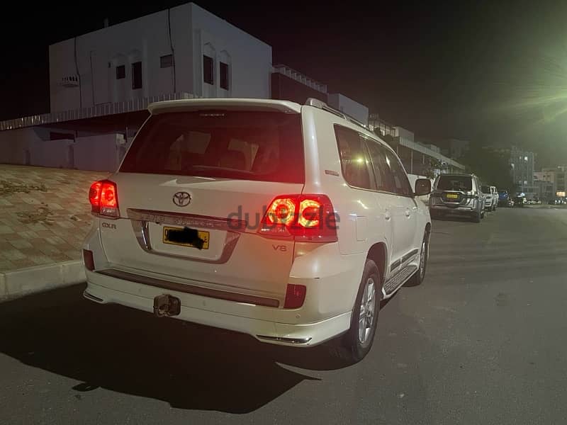 Land Cruiser. 2015. GXR V8. Expat driven. No accident. Clean Oman car 14