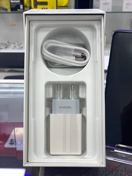 Oppo F11 | 256GB | 8GB RAM | Box , Charger and handfree 3