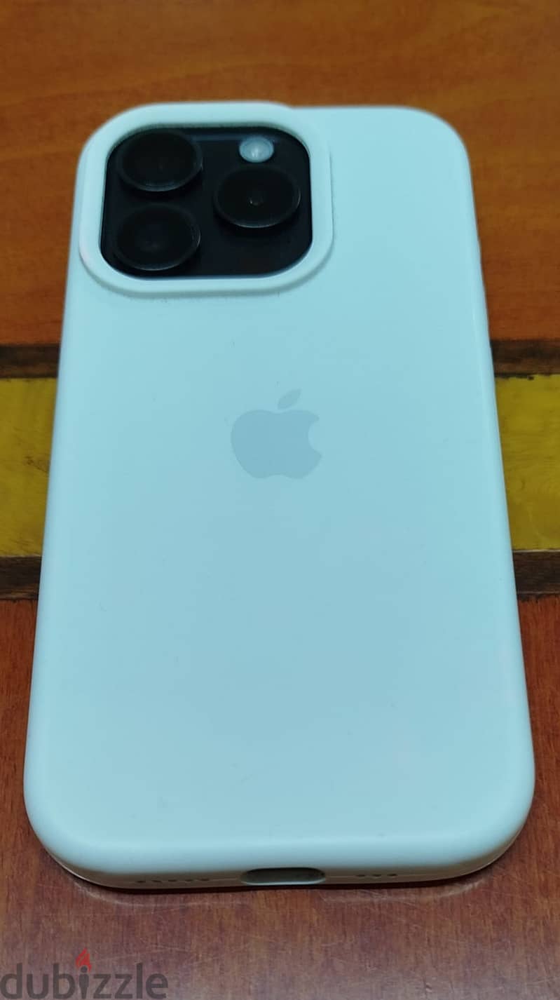 iPhone 15 Pro 256 Black Titanium - Like new 1