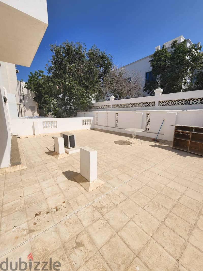 6AK8-Standalone 4bhk Villa for rent facing the beach in Qurom. فيلا مس 12
