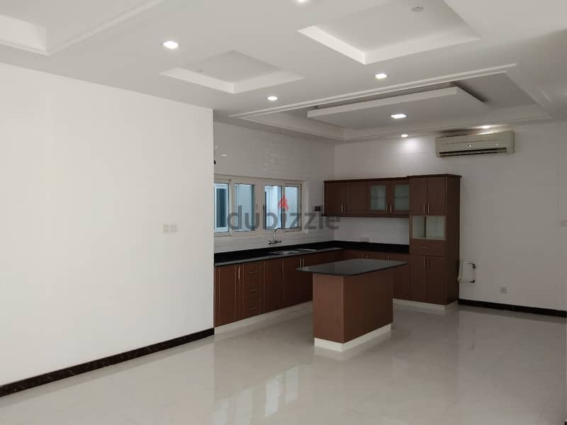 4AK5-Modern style 5bhk villa for rent in Ansab Heights. فيلا مكونة من 6