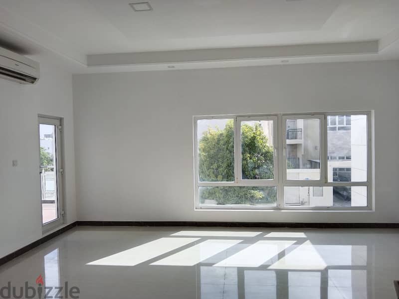 4AK5-Modern style 5bhk villa for rent in Ansab Heights. فيلا مكونة من 7