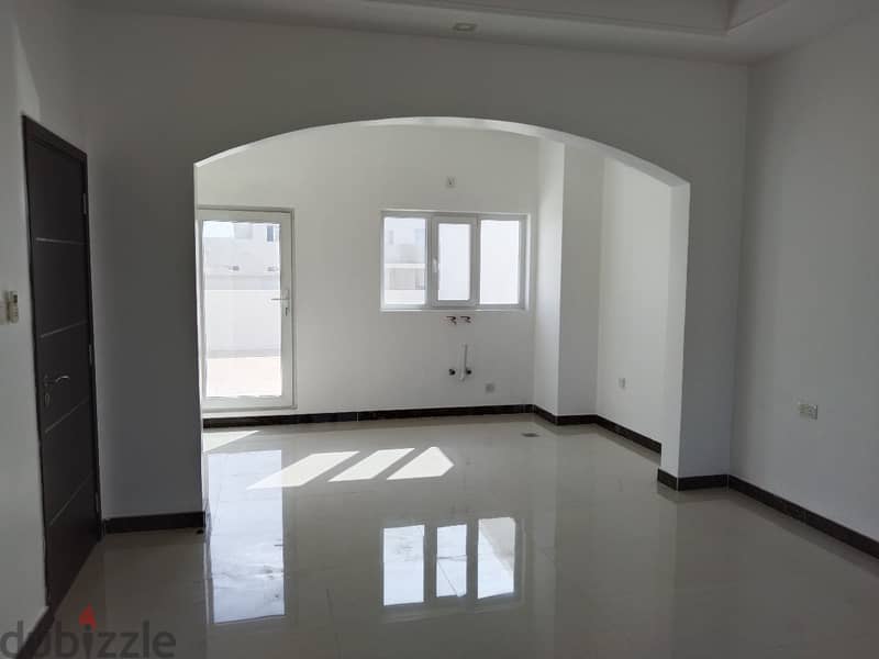 4AK5-Modern style 5bhk villa for rent in Ansab Heights. فيلا مكونة من 14
