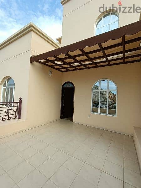 Al Qurum elegant villa for rent near pdo 1