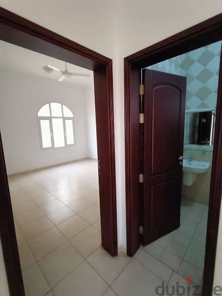 Al Qurum elegant villa for rent near pdo 17