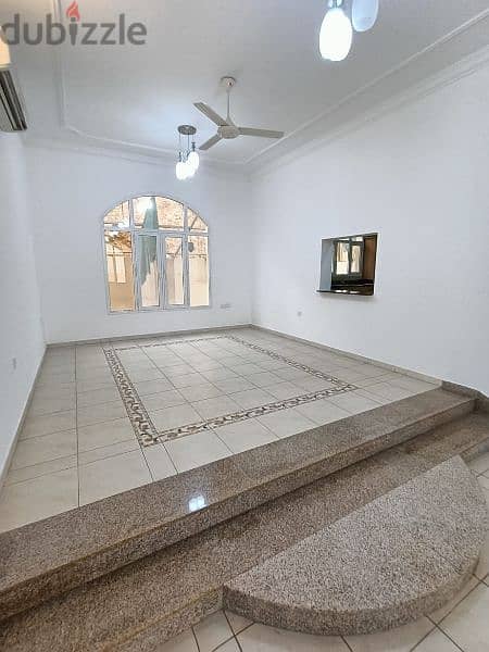 Al Qurum elegant villa for rent near pdo 18