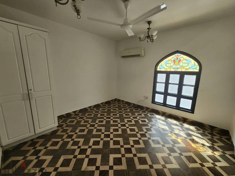 6AK8-Standalone 4bhk Villa for rent facing the beach in Qurom. فيلا مس 4