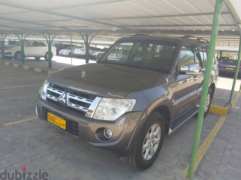 Pajero 3.8 - Model 2013 - in an amazingly immaculate condition 4
