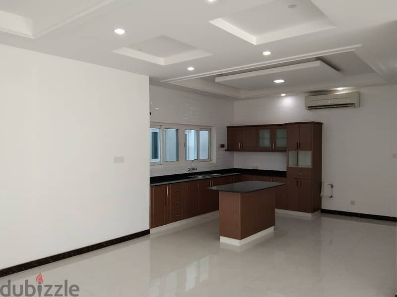 4AK5-Modern style 5bhk villa for rent in Ansab Heights. فيلا مكونة من 12